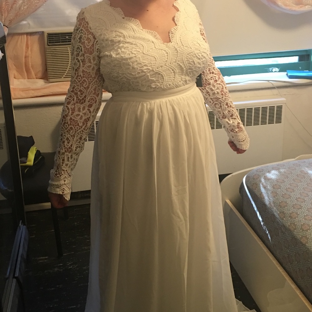 SOLD Formal/Wedding Dress - Picture 5 of 7